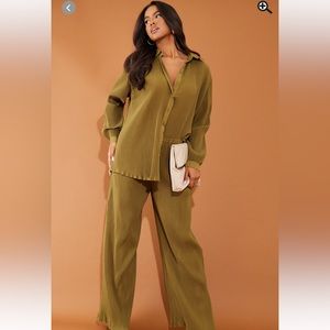 Khaki Plisse blouse & high waisted pants